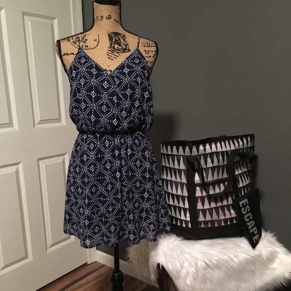 Forever 21 Dresses & Skirts - Forever 21 Blue and White Summer Dress